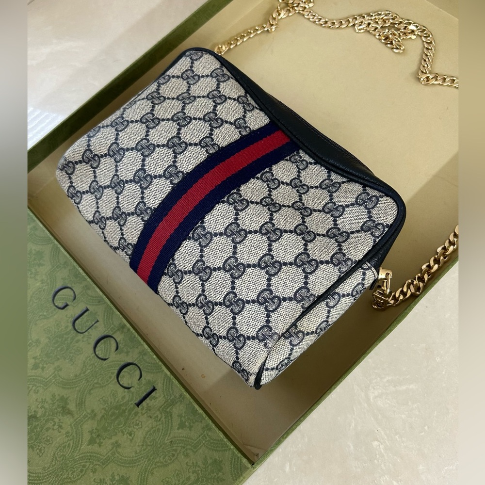 Authentic Gucci Crossbag